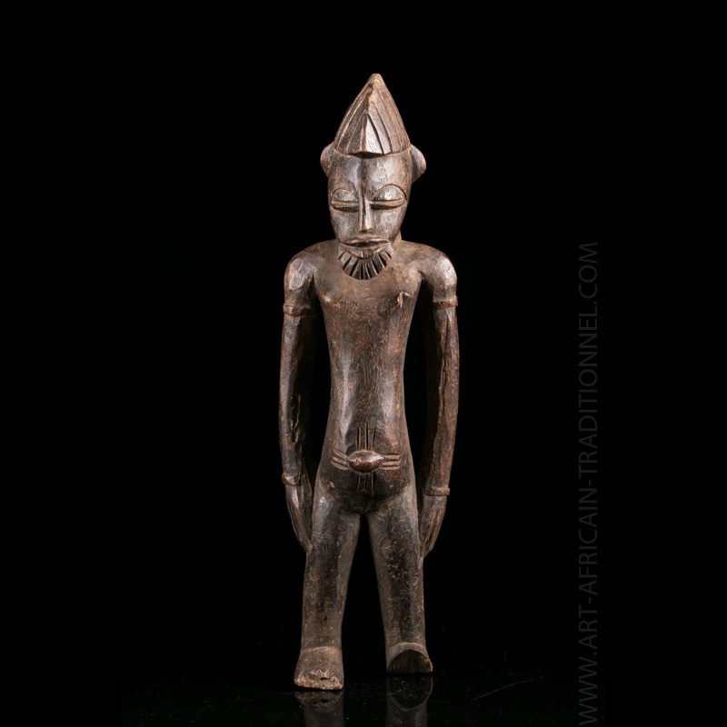 African statue combining aesthetics and refinement of the Senufo people of the Ivory Coast. African statue combining aesthetics and refinement of the Senufo people of the Ivory Coast.