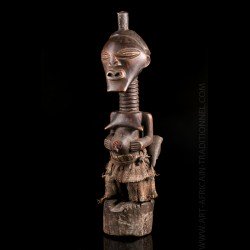 Superbe statue africaine Nkishi originaire du groupe ethnique Songye au Congo