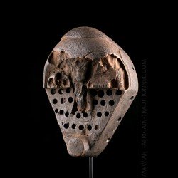 Kindombolo Pende mask -...