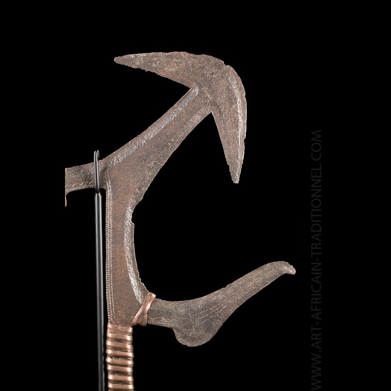 African knife Zande Congo- Auctions African Art Gallery