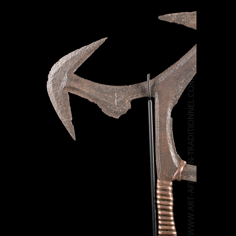 African knife Zande Congo- Auctions African Art Gallery