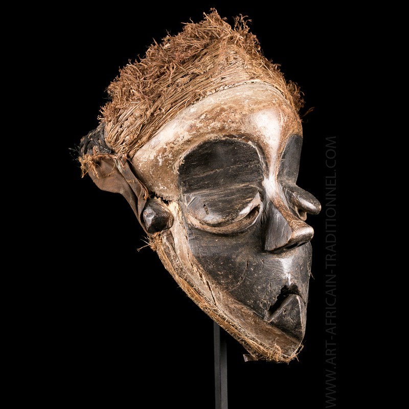 Mask Wongo Pende Wongo Gandumbu mask - Auctions African Art Gallery