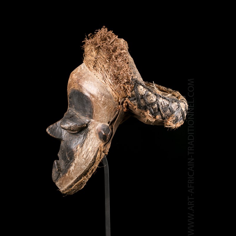 Mask Wongo Pende Wongo Gandumbu mask - Auctions African Art Gallery