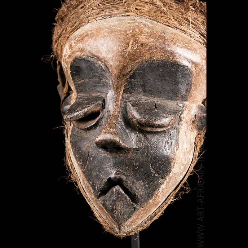Mask Wongo Pende Wongo Gandumbu mask - Auctions African Art Gallery