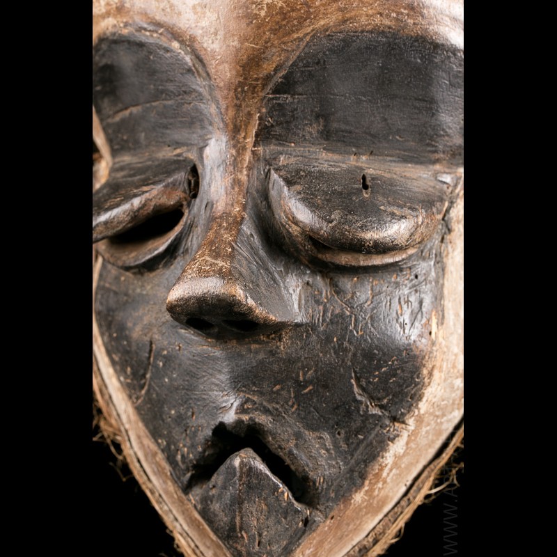Mask Wongo Pende Wongo Gandumbu mask - Auctions African Art Gallery