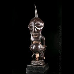 Figure de pouvoir Nkishi...