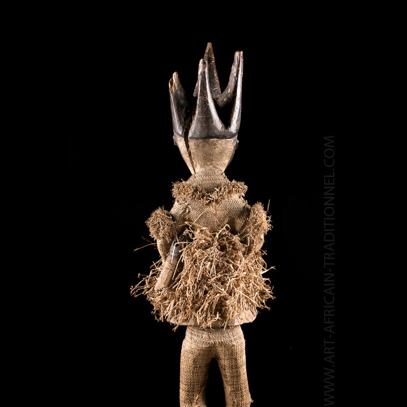 Pende dancer figure Congo - Auctions African Art Gallery