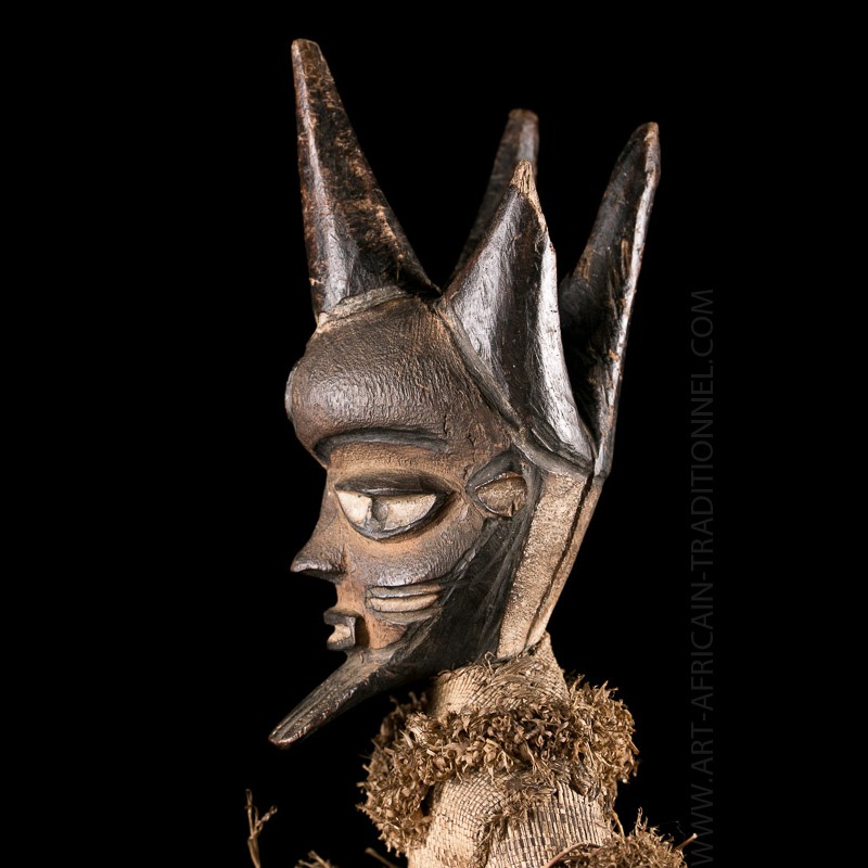Pende dancer figure Congo - Auctions African Art Gallery