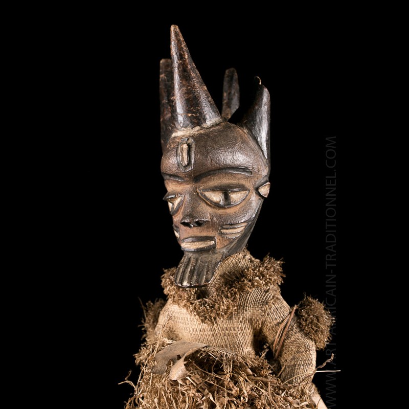 Pende dancer figure Congo - Auctions African Art Gallery