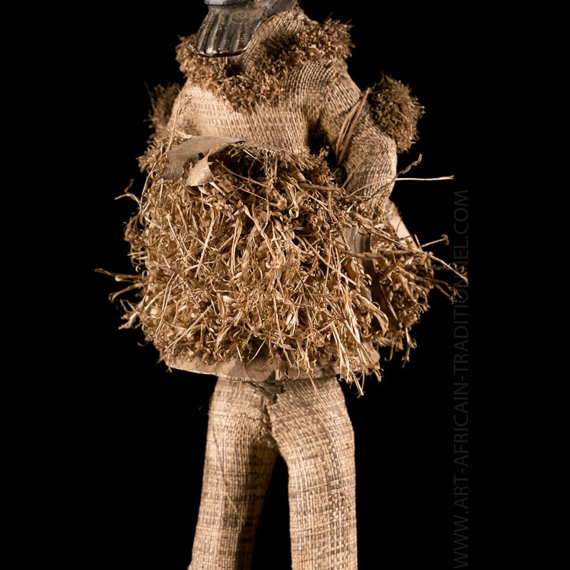 Pende dancer figure Congo - Auctions African Art Gallery