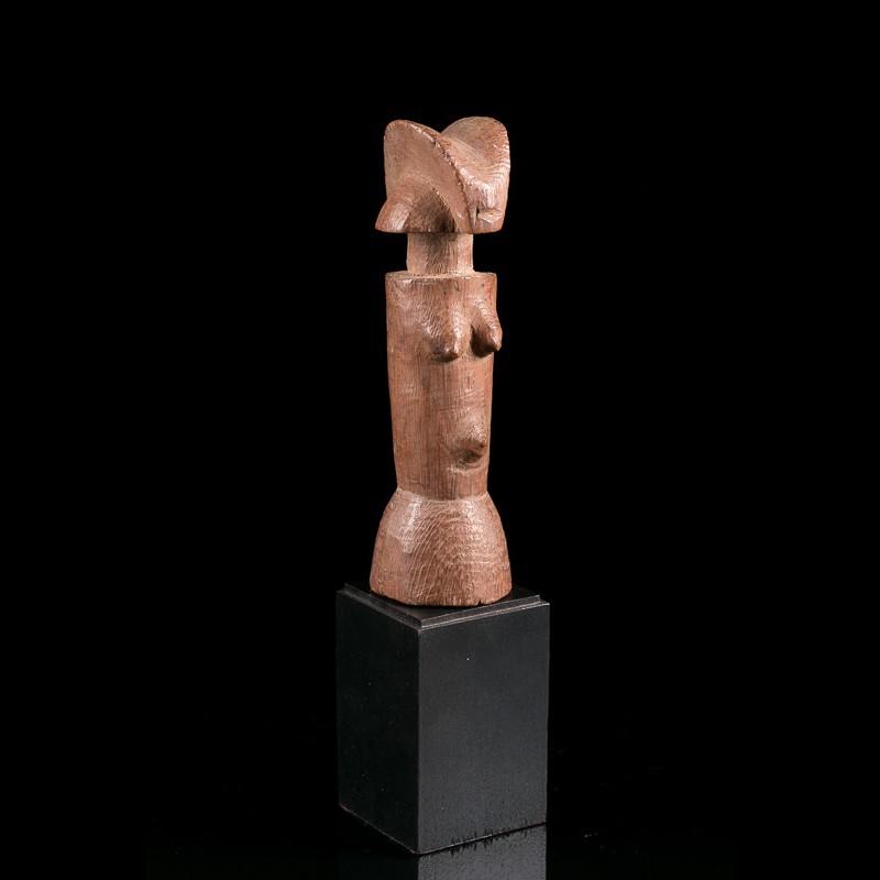 Authentic fertility doll, Kwéré, Zaramo. Authentic fertility doll, Kwéré, Zaramo.