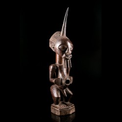 Statue africaine de pouvoir Nkishi originaire de l'art africain Songye au Congo