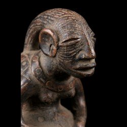 Anthropomorphic terracotta jar - Mangbetu - D. R. Congo