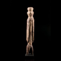 Authentique statue Chamba du Nigeria provenant de la célèbre collection d'art tribal, Ricci, Italie.