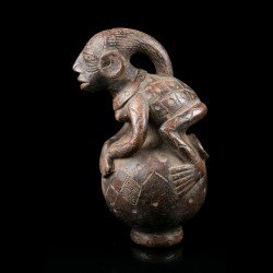 Anthropomorphic terracotta jar - Mangbetu - D. R. Congo