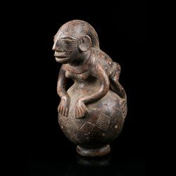 Anthropomorphic terracotta jar - Mangbetu - D. R. Congo
