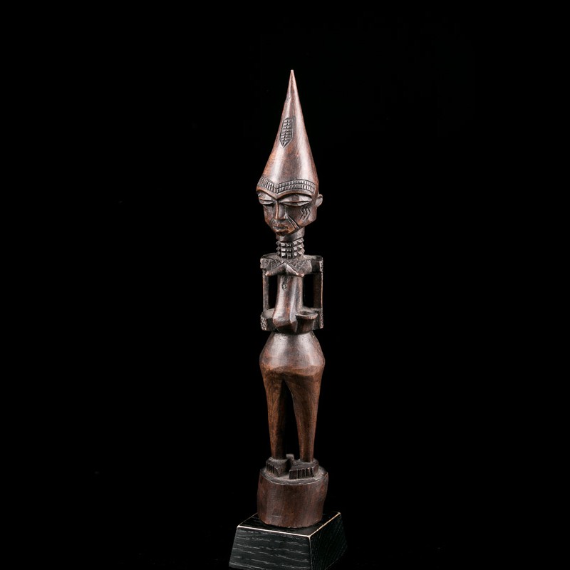 Authentic African Bena Lulua statue, pre-1950 production.