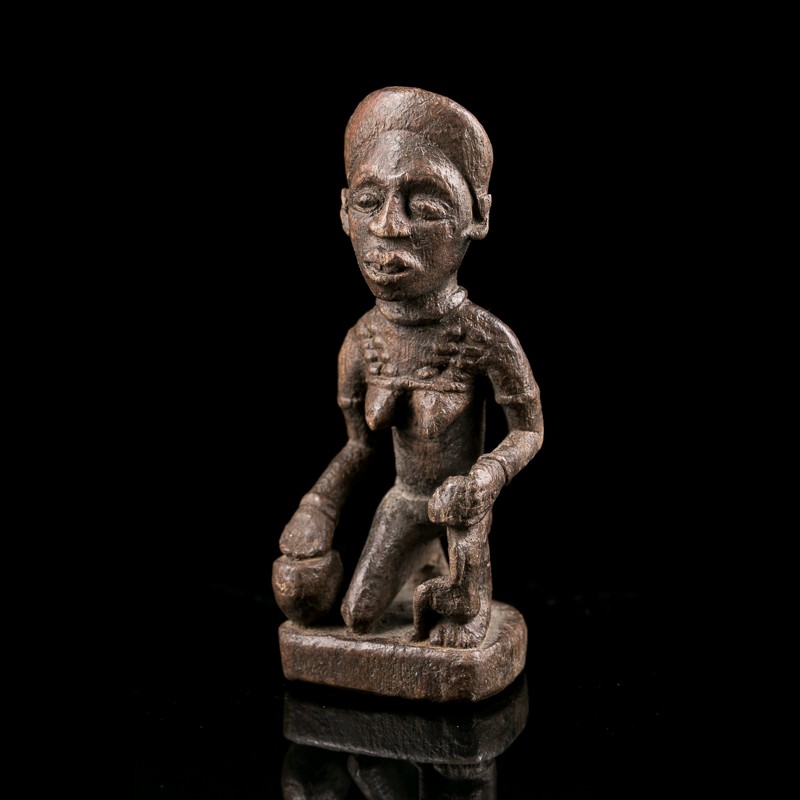 Couple of Kongo figures with Pfemba maternity Congo - African Art Gallery