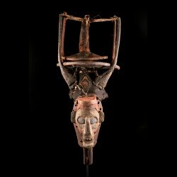 Yaka Kholuka Ndeemba Mask