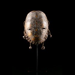 Lega Lukungu mask