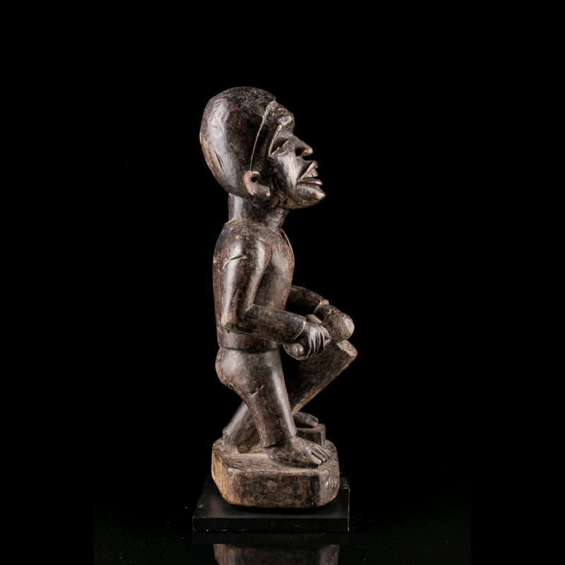 Kongo-Yombe Bitumba figure - African art figures from the Congo