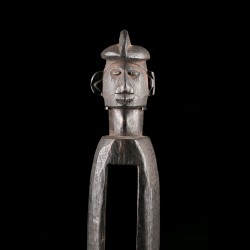 Tambour à fente Yaka Nkooku Ngoombu art africain Congo d'Afrique noire