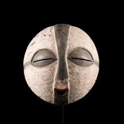 African Kifwebe mask originating from Luba African art in the Congo