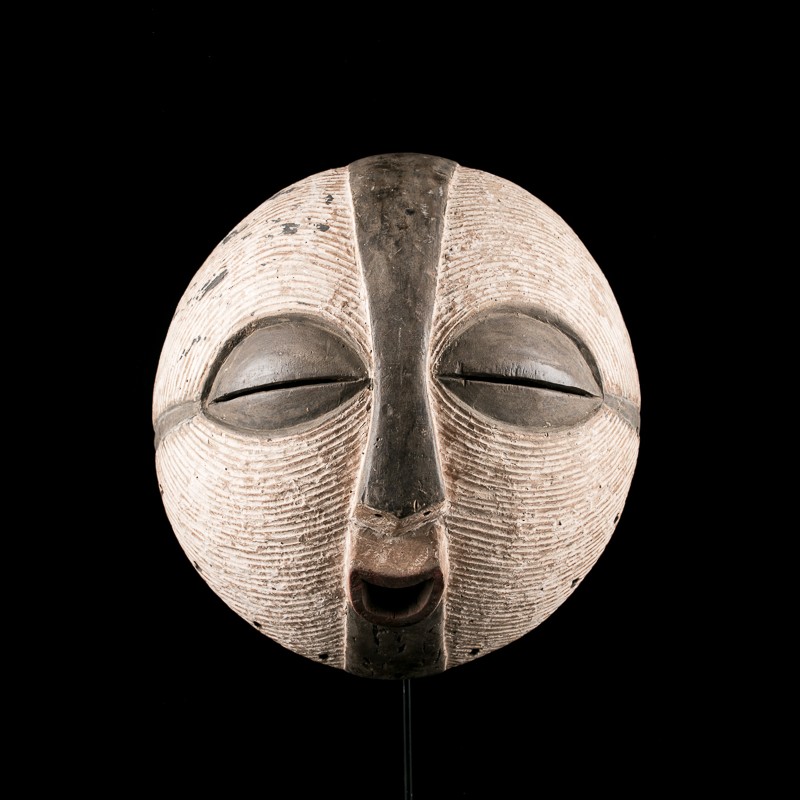African Kifwebe mask originating from Luba African art in the Congo