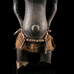 Statue africaine représentant un ancêtre Hemba Luba, art africain du Congo