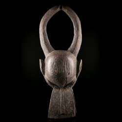 Masque africain figurant un buffle Lang Gbadna venant de l'ethnie Chamba au Nigéria