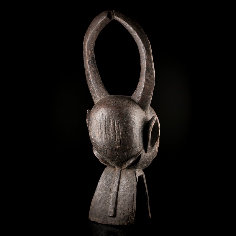 Masque africain figurant un buffle Lang Gbadna venant de l'ethnie Chamba au Nigéria
