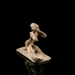 Goldweight african figurine from Akan ethnic group in Ghana