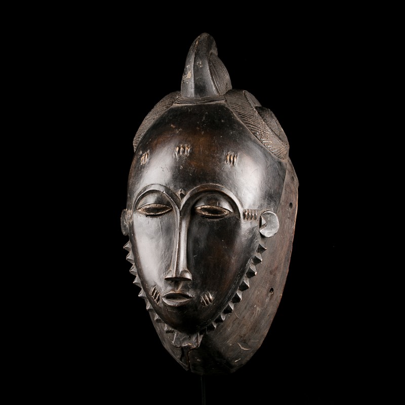 African Mblo mask from the Baoulé in Ivory Coast, authentic tribal art object from Africa