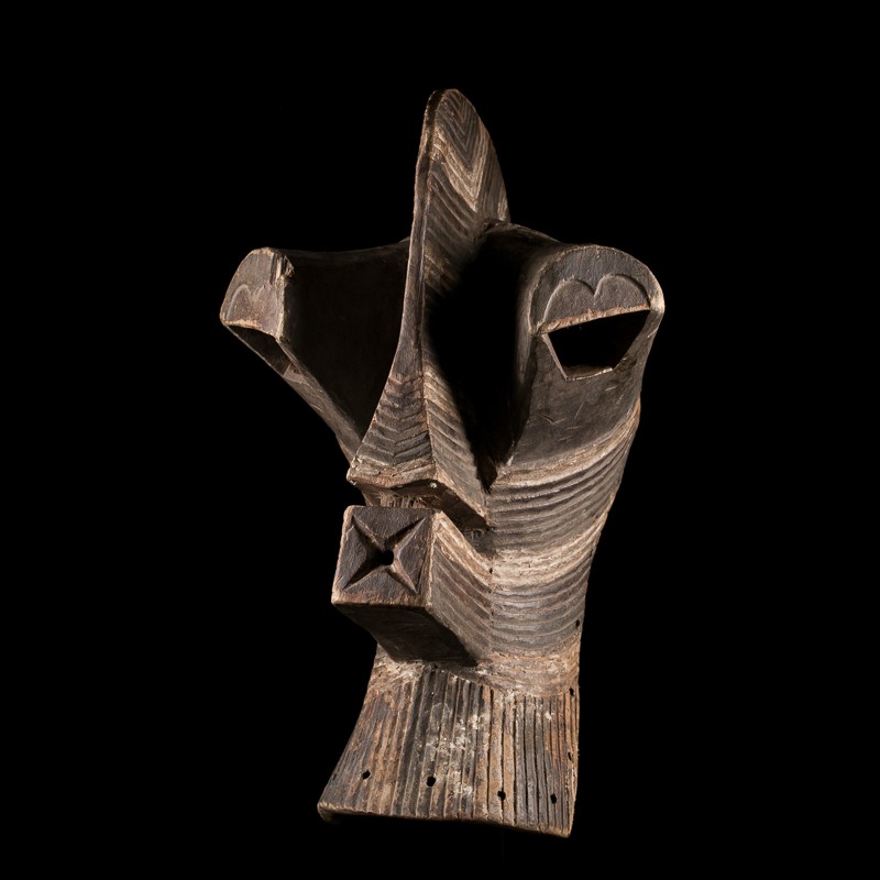 Masque africain Kifwebe du groupe ethnique Songye Masque africain Kifwebe du groupe ethnique Songye