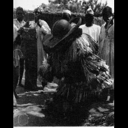 Scène traditionnelle de village, peuple Chamba, Nigéria