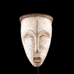 Masque africain du Gabon, de la société Ngil, de la tribu Fang.