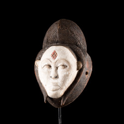 African mask of Punu origin in Gabon