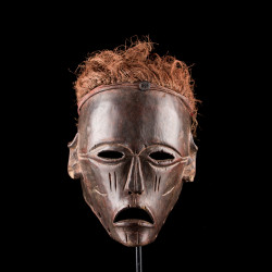Authentique masque africain de Tanzanie ou du Congo