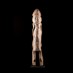 Statue Chamba ex Jacques Kerchache, Paris, France. Célèbre marchand et expert en art africain.
