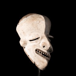 Mbangu Pende african mask