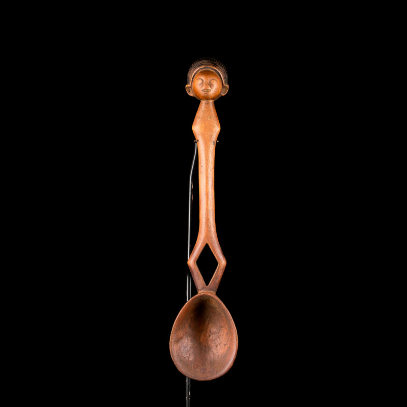 African figurative spoon Luba, with a style close to the spoons produced on the border of Angola by the Chokwe, Ovimbundu,...