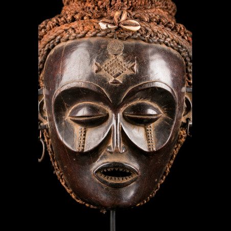 Chokwe Mwana Pwo Mukanda mask - African art masks from Angola