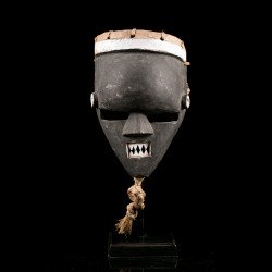 Salampasu Kasangu mask, old wood, original pigmentation.