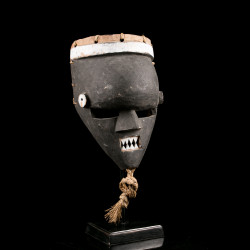 Masque africain Salampasu Mugongo