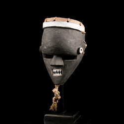 Authentique masque africain Kasangu