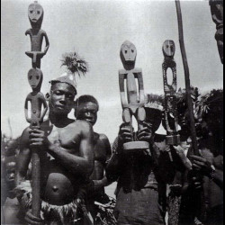 Ancienne statues rituelles africaines d'origine Metoko ou Lengola