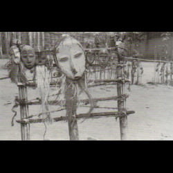 Panneau du Bwami avec masques Lukwakongo, Idimu et Muminia
