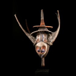 Masque africain Yaka Ndeemba