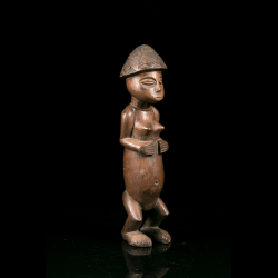 Figure anthropomorphe lwena...