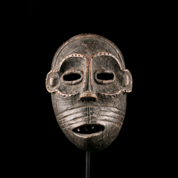 Masque Ngbaka